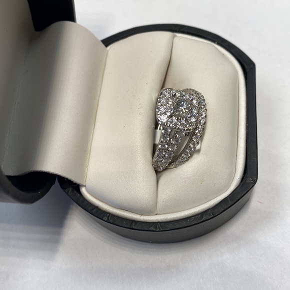 NEW 14K Gold Diamonds Bridal set - Picture 2 of 7